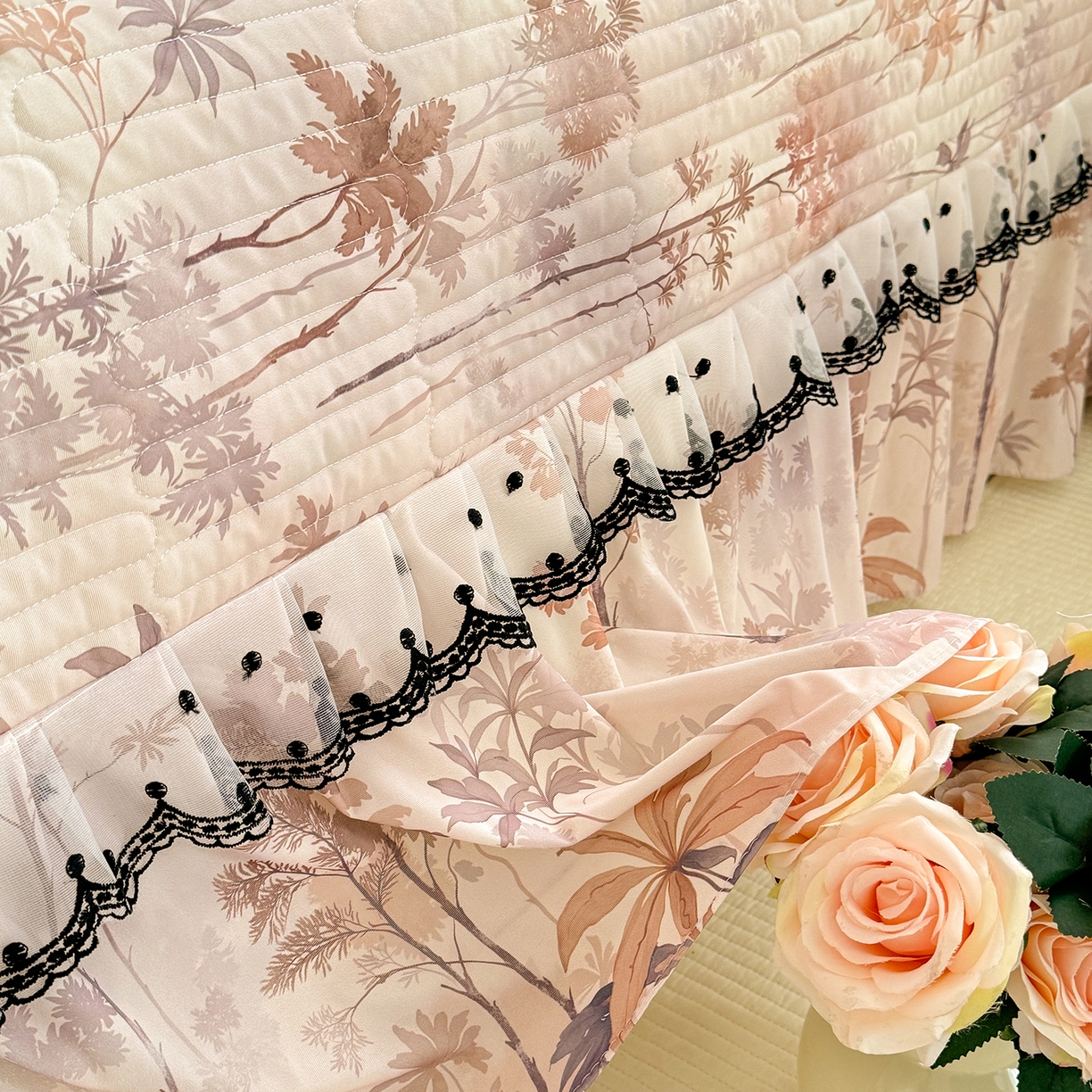 91家纺网 家纺一手货源 找家纺 丝印良品 2026新款凉感丝夹棉床盖款三件套 金枝玉叶