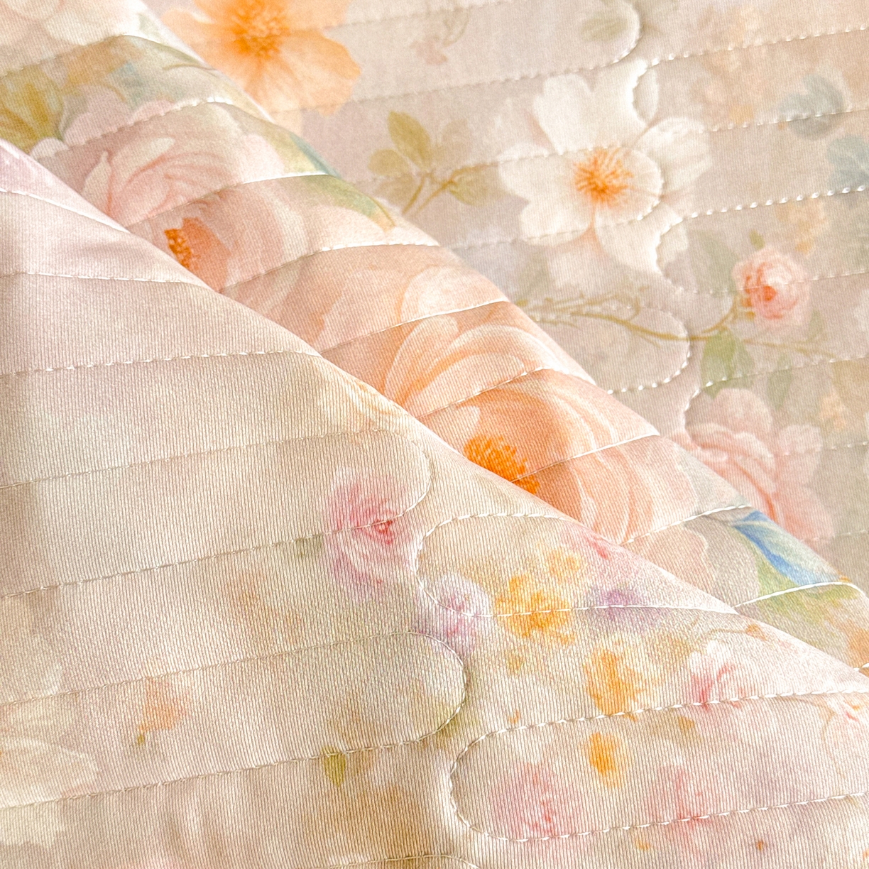 91家纺网 家纺一手货源 找家纺 丝印良品 2026新款凉感丝夹棉床盖款三件套 烟水花雾