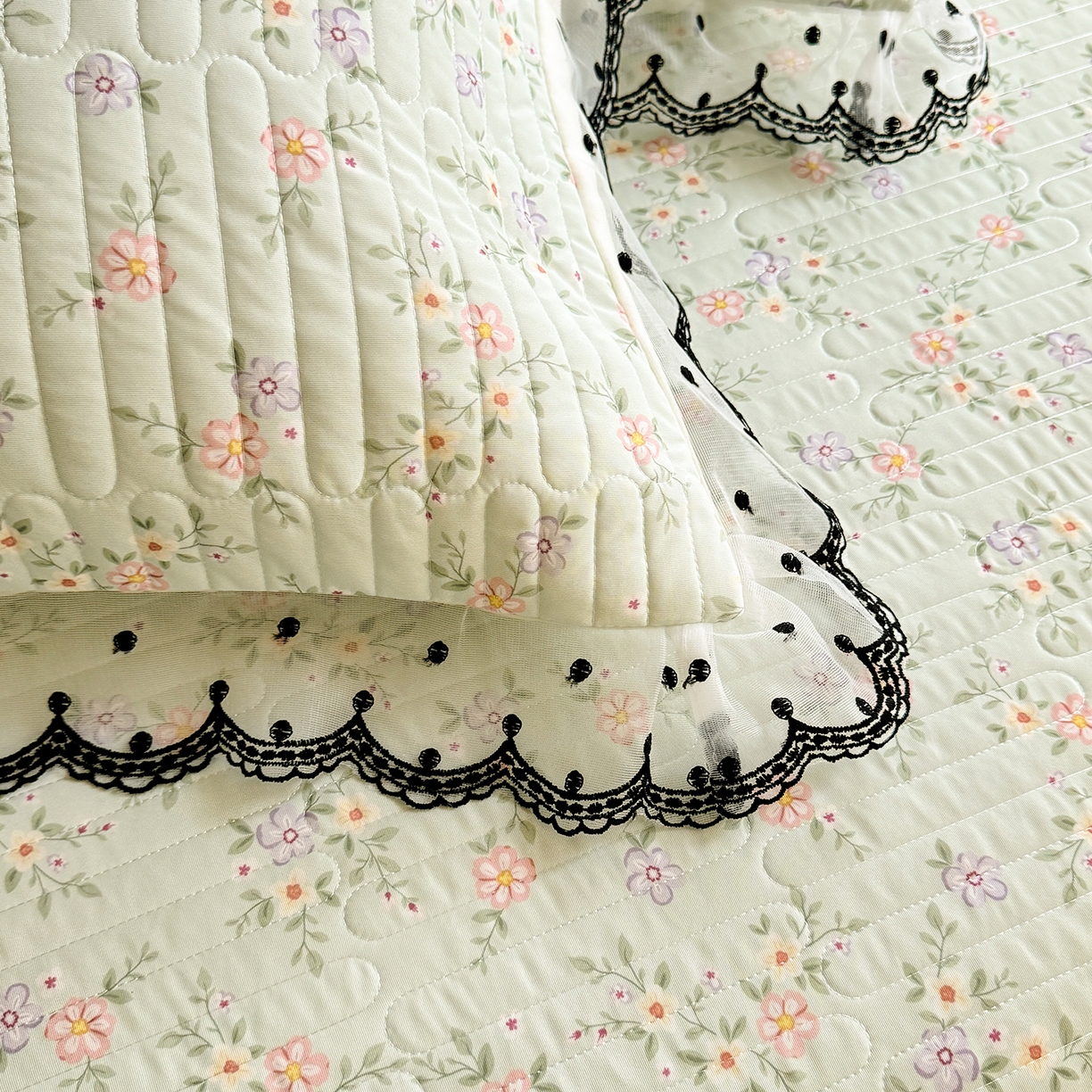 91家纺网 家纺一手货源 找家纺 丝印良品 2026新款凉感丝夹棉床盖款三件套 云絮花