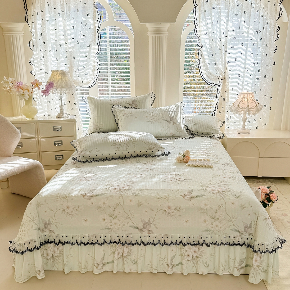 91家纺网 家纺一手货源 找家纺 丝印良品 2026新款凉感丝夹棉床盖款三件套 花枝鸟影