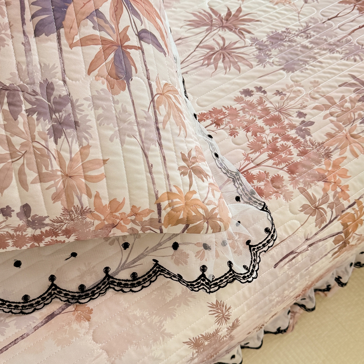 91家纺网 家纺一手货源 找家纺 丝印良品 2026新款凉感丝夹棉床盖款三件套 金枝玉叶