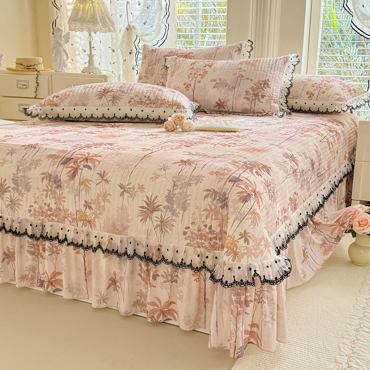 91家纺网 家纺一手货源 找家纺 丝印良品 2026新款凉感丝夹棉床盖款三件套 金枝玉叶