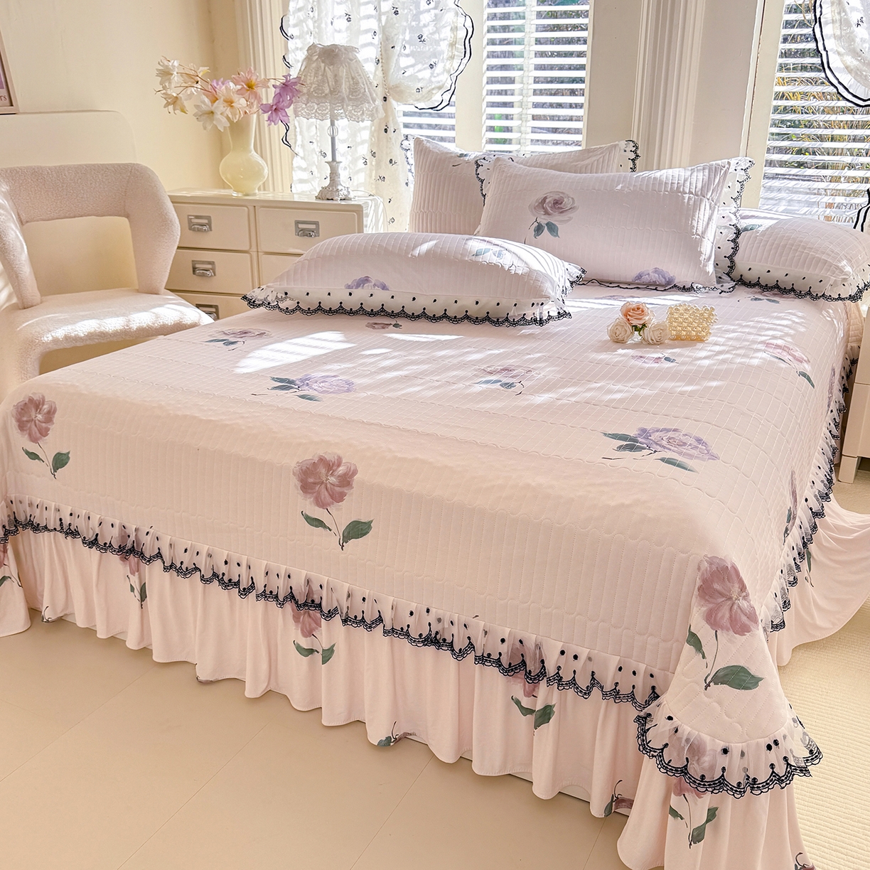 91家纺网 家纺一手货源 找家纺 丝印良品 2026新款凉感丝夹棉床盖款三件套 花间晚照