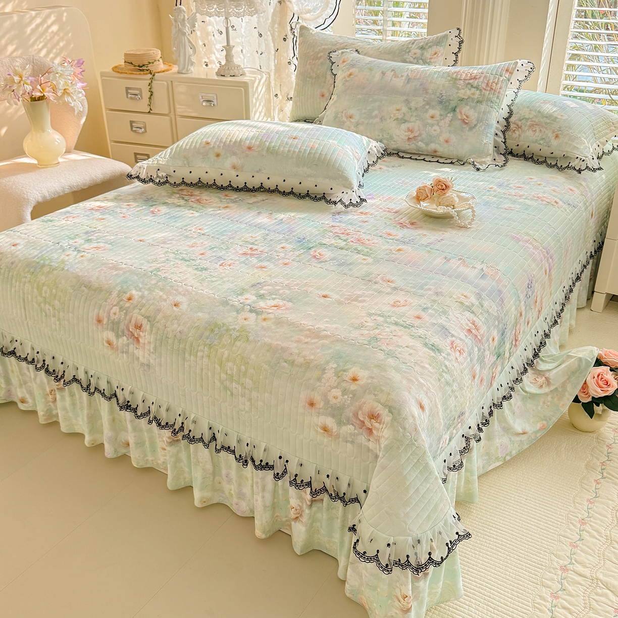 91家纺网 家纺一手货源 找家纺 丝印良品 2026新款凉感丝夹棉床盖款三件套 向阳花开