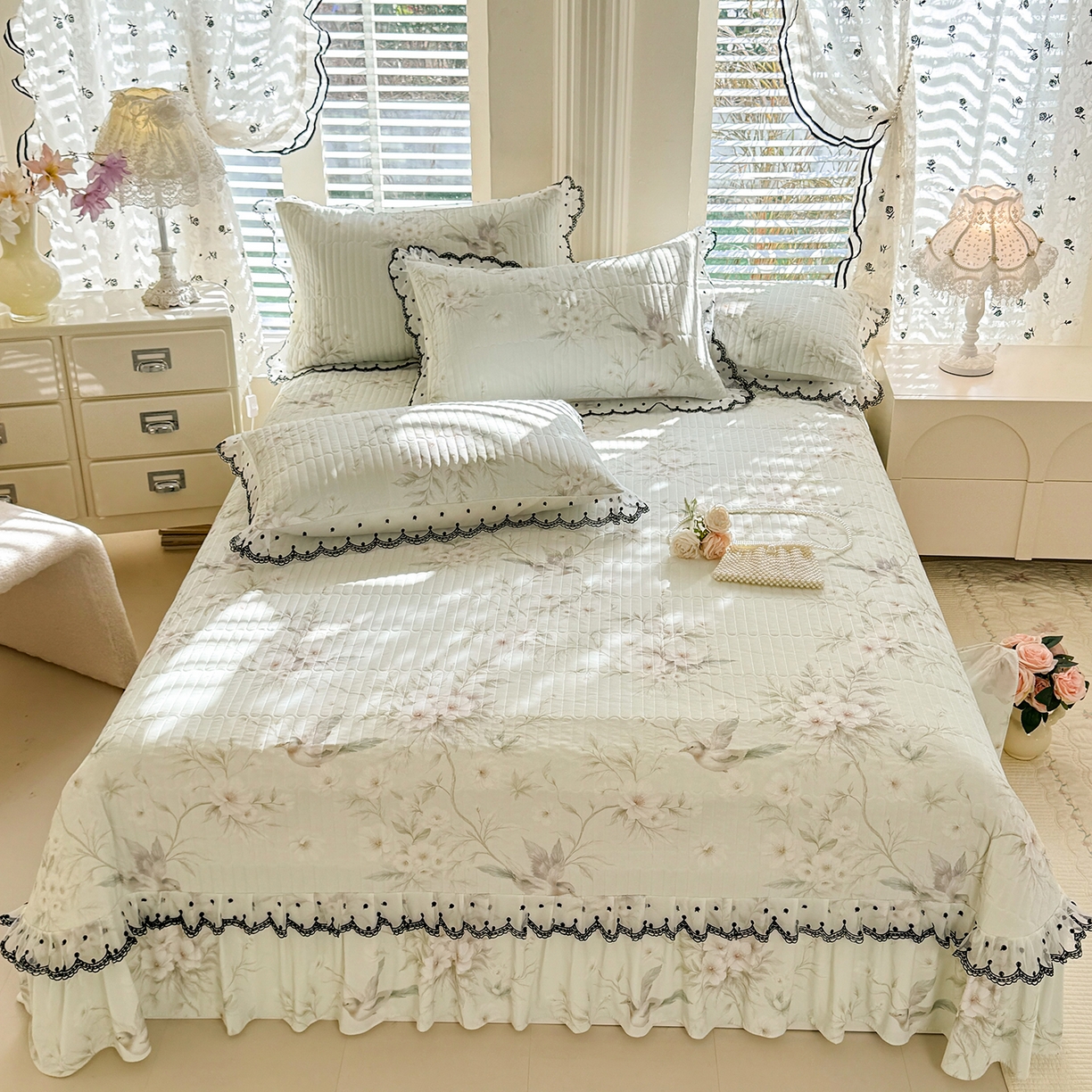 91家纺网 家纺一手货源 找家纺 丝印良品 2026新款凉感丝夹棉床盖款三件套 花枝鸟影