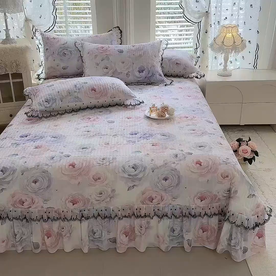 91家纺网 家纺一手货源 找家纺 丝印良品 2026新款凉感丝夹棉床盖款三件套 陌上花开