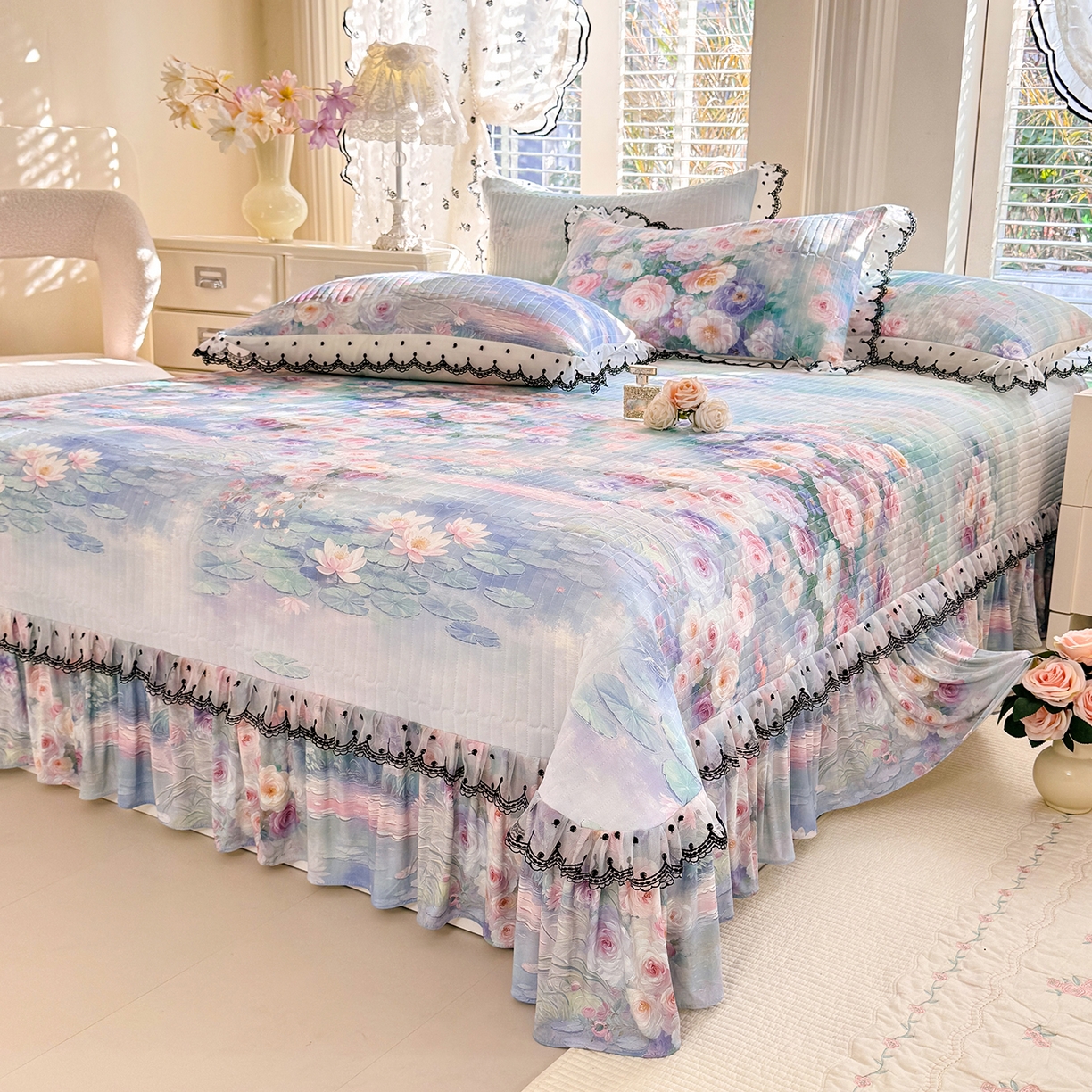 91家纺网 家纺一手货源 找家纺 丝印良品 2026新款凉感丝夹棉床盖款三件套 一池清梦