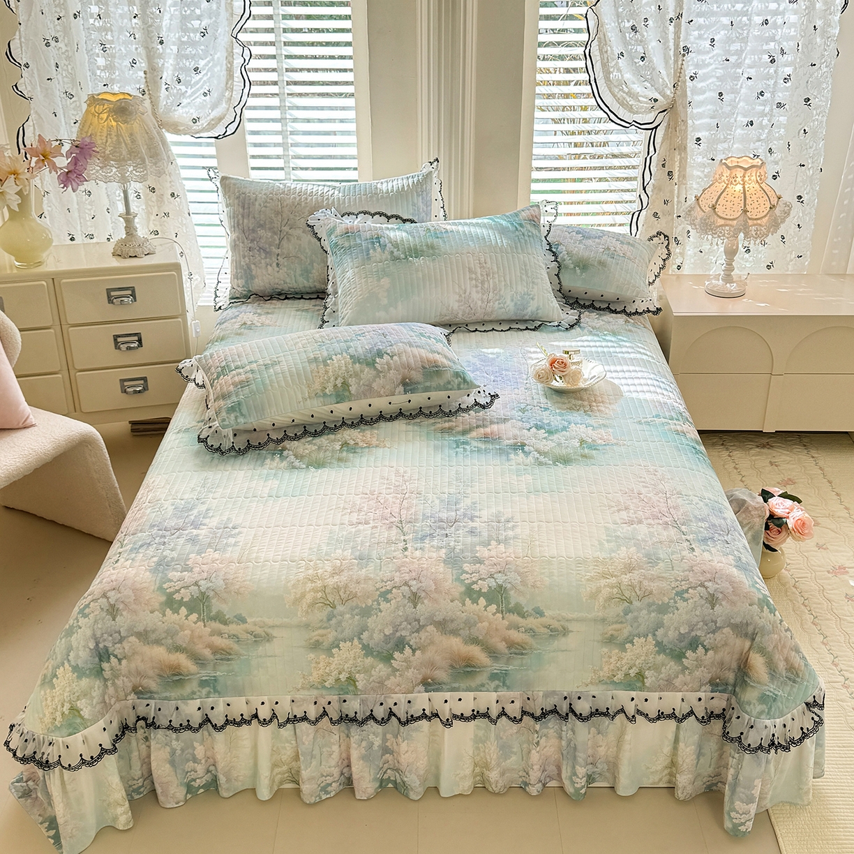 91家纺网 家纺一手货源 找家纺 丝印良品 2026新款凉感丝夹棉床盖款三件套 丹青入梦