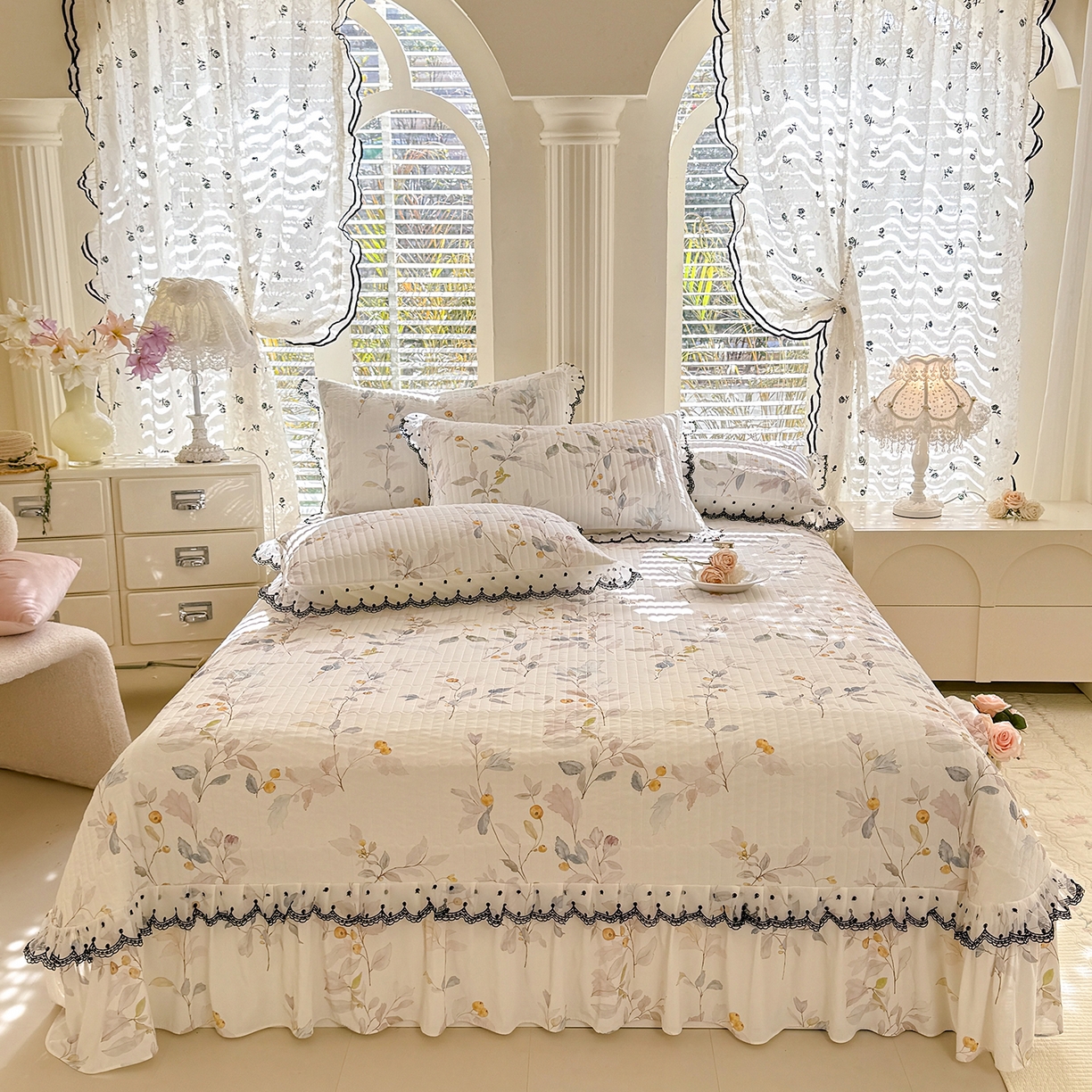 91家纺网 家纺一手货源 找家纺 丝印良品 2026新款凉感丝夹棉床盖款三件套 花田半亩