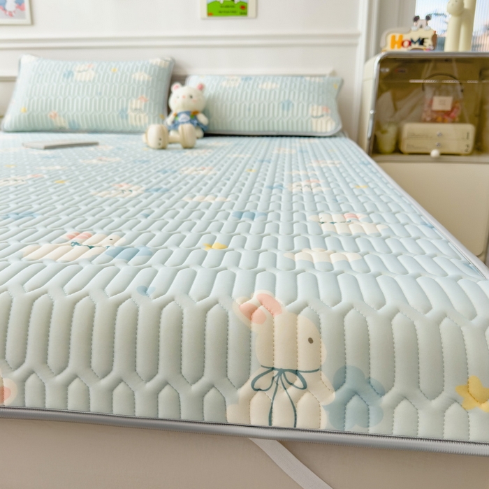 91家纺网 家纺一手货源 找家纺 丝羽坊 2026新款高密凉感丝印花乳胶凉席-平铺款 小白兔