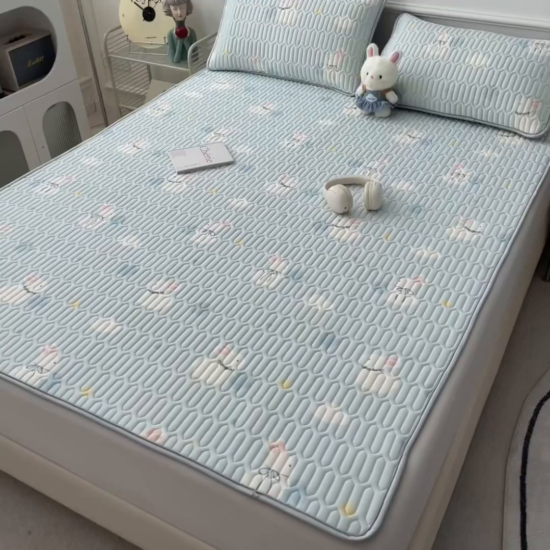 91家纺网 家纺一手货源 找家纺 丝羽坊 2026新款高密凉感丝印花乳胶凉席-平铺款 小白兔