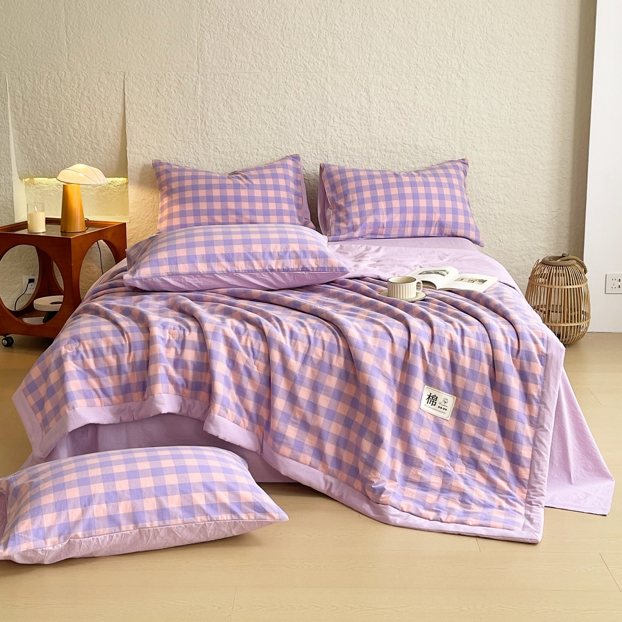 91家纺网 家纺一手货源 找家纺 梵克保罗 2026春夏新款水洗棉新疆棉花被绗缝款夏被系列单夏被夏凉被空调被 棉花被-紫粉中格