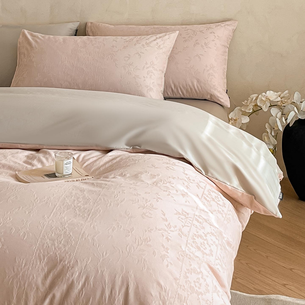 91家纺网 家纺一手货源 找家纺 2026春夏新款全棉提花浮雕四件套 沁语-粉金