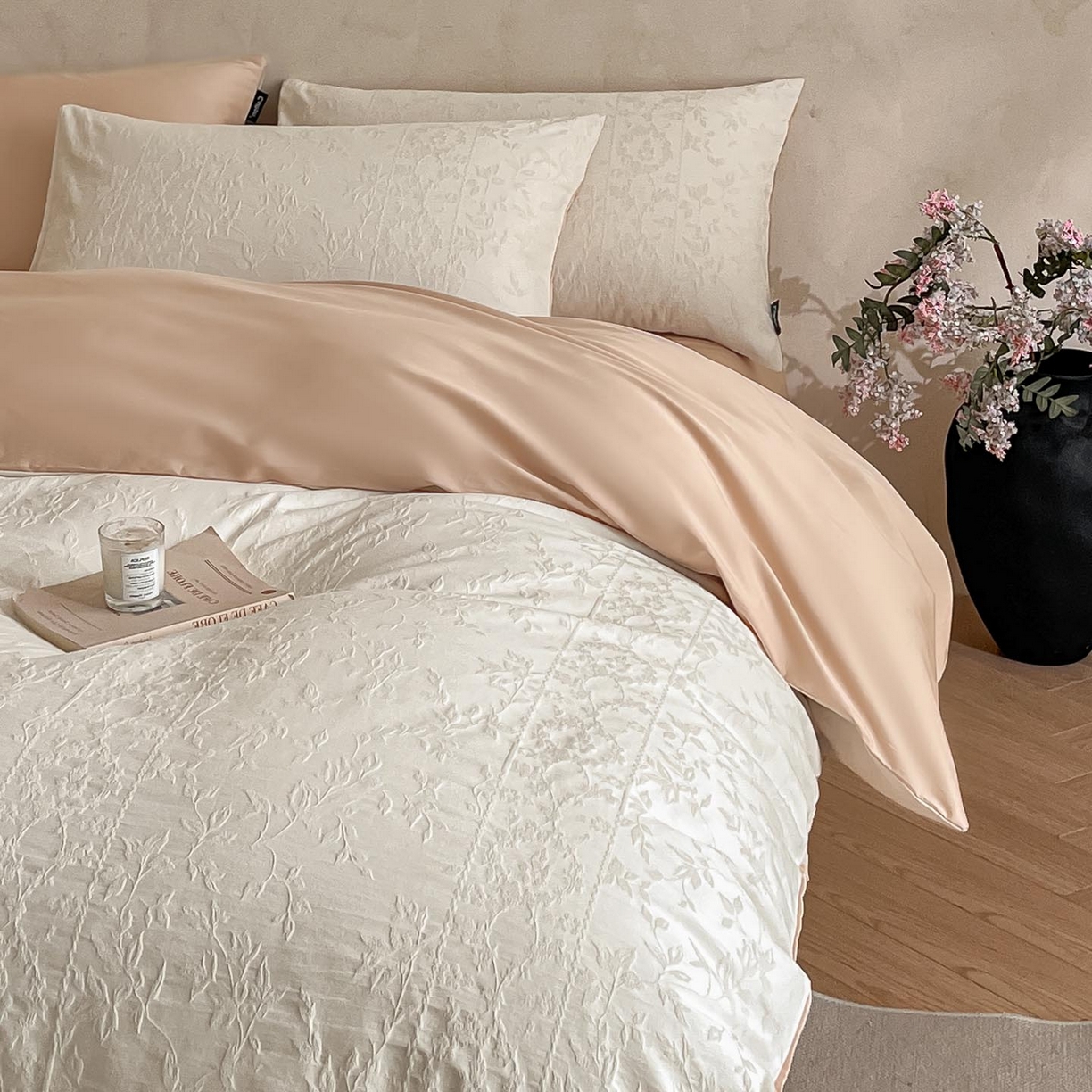 91家纺网 家纺一手货源 找家纺 2026春夏新款全棉提花浮雕四件套 沁语-奶白