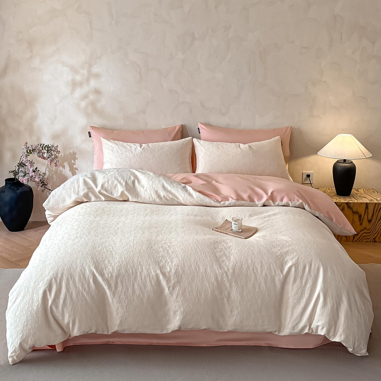 91家纺网 家纺一手货源 找家纺 2026春夏新款全棉提花浮雕四件套 微芒