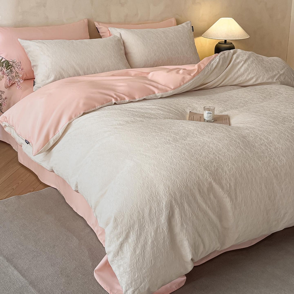 91家纺网 家纺一手货源 找家纺 2026春夏新款全棉提花浮雕四件套 微芒