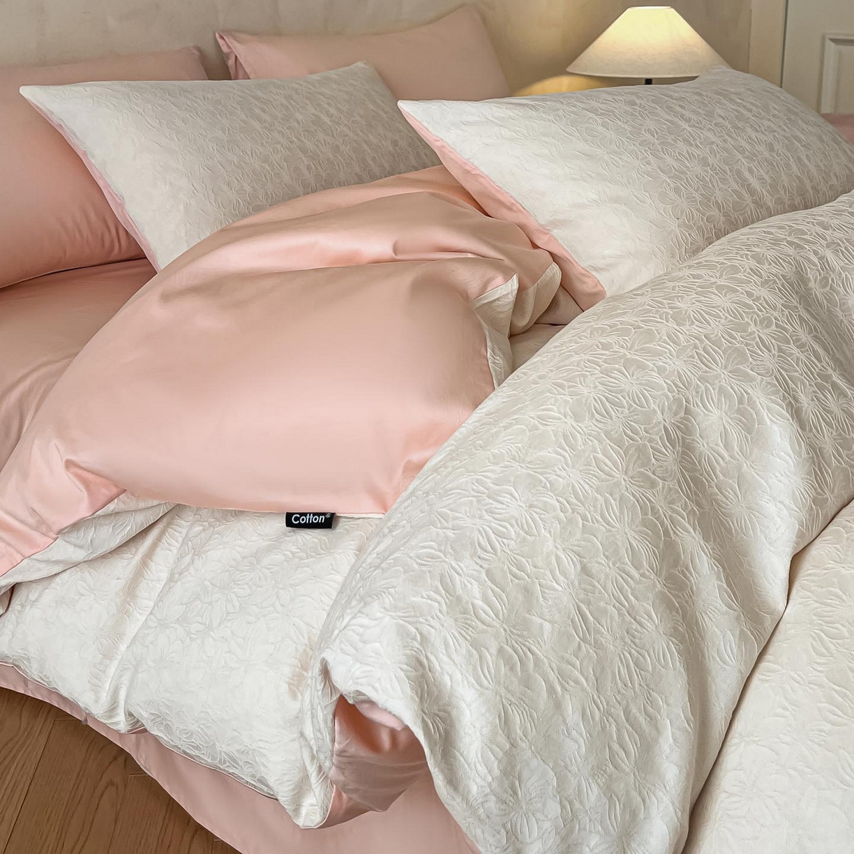 91家纺网 家纺一手货源 找家纺 2026春夏新款全棉提花浮雕四件套 微芒