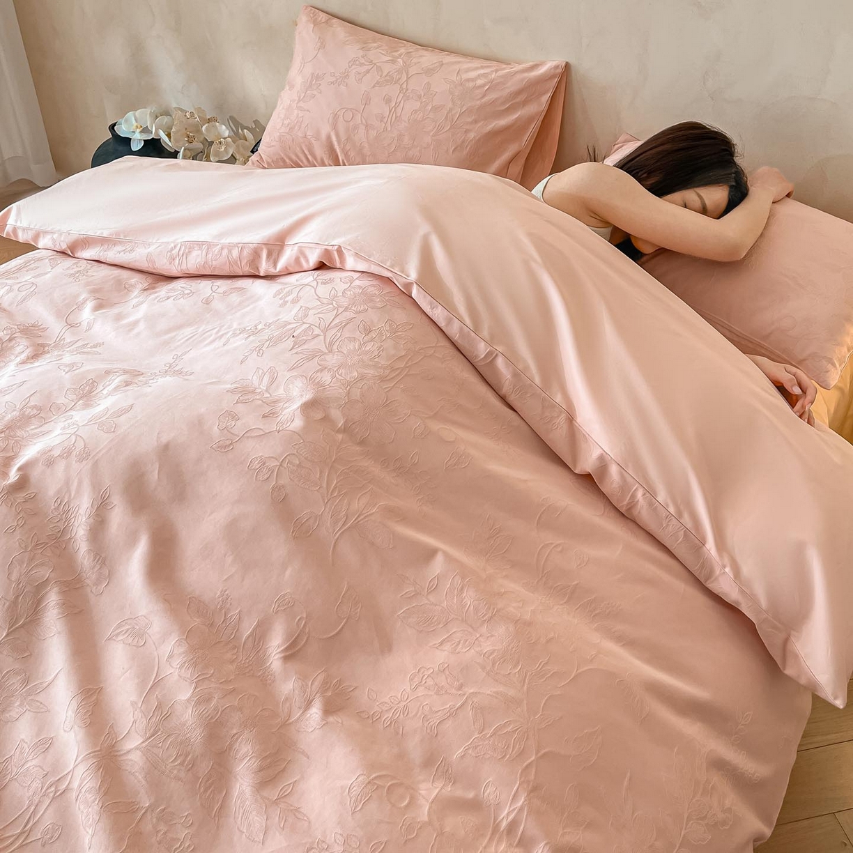 91家纺网 家纺一手货源 找家纺 2026春夏新款全棉提花浮雕四件套 云暖-粉