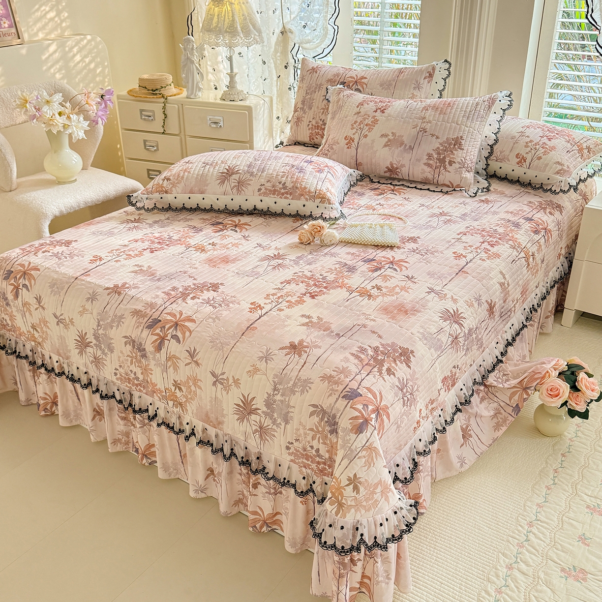 91家纺网 家纺一手货源 找家纺 丝印良品 2026新款凉感丝夹棉床盖款三件套 金枝玉叶