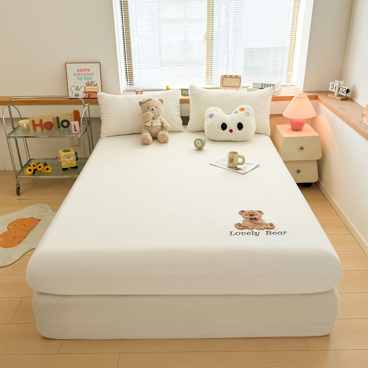 91家纺网 家纺一手货源 找家纺 （总）爱思凯家纺 2026春夏新款皱皱纱卡通贴布绣单床笠 床笠单件-咖崽熊