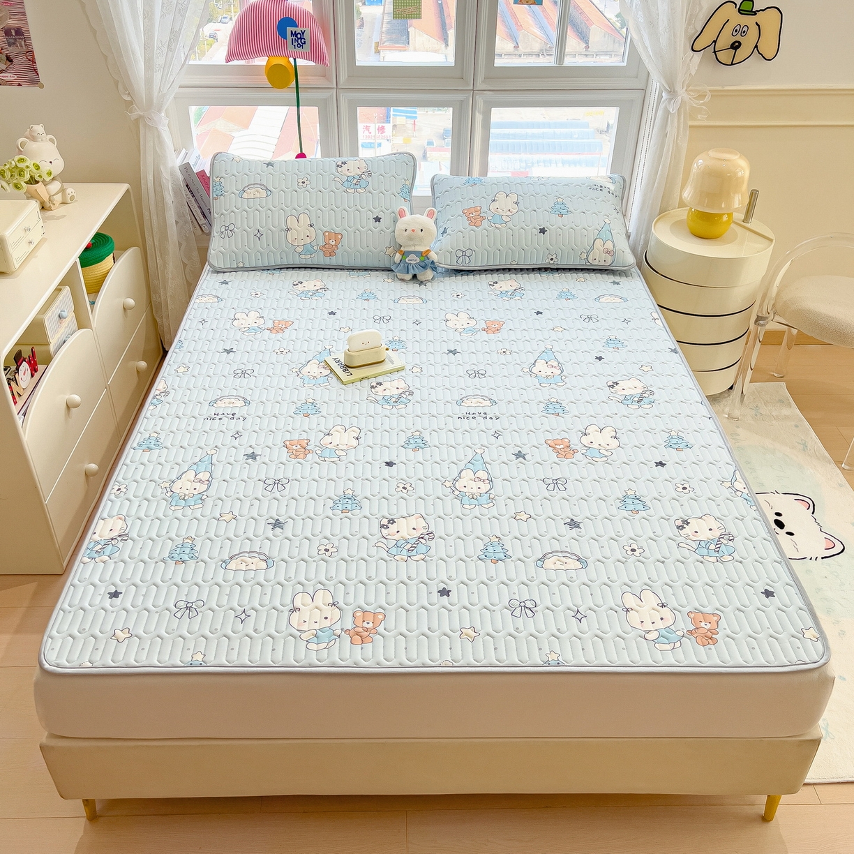 91家纺网 家纺一手货源 找家纺 丝羽坊 2026新款高密凉感丝印花乳胶凉席-平铺款 小兔派对