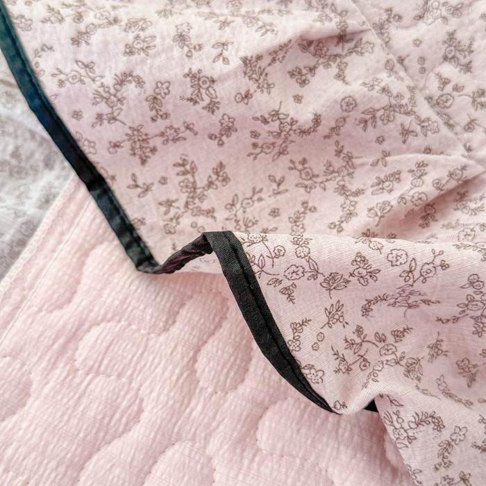 91家纺网 家纺一手货源 找家纺 999家纺 2026新款双层纱花边床盖单件加厚夹棉云感皱皱纱花边床单三件套四季跑量（提供买家秀） 慕情【花边款】