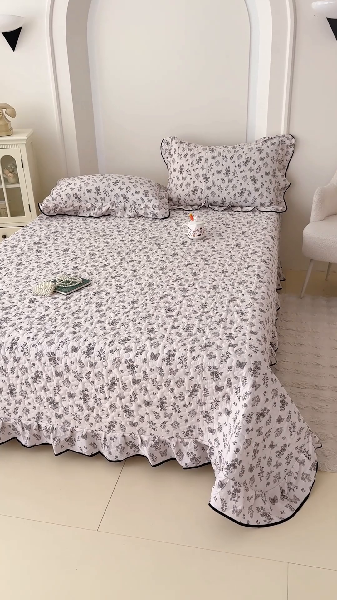 91家纺网 家纺一手货源 找家纺 999家纺 2026新款双层纱花边床盖单件加厚夹棉云感皱皱纱花边床单三件套四季跑量（提供买家秀） 浅画【花边款】