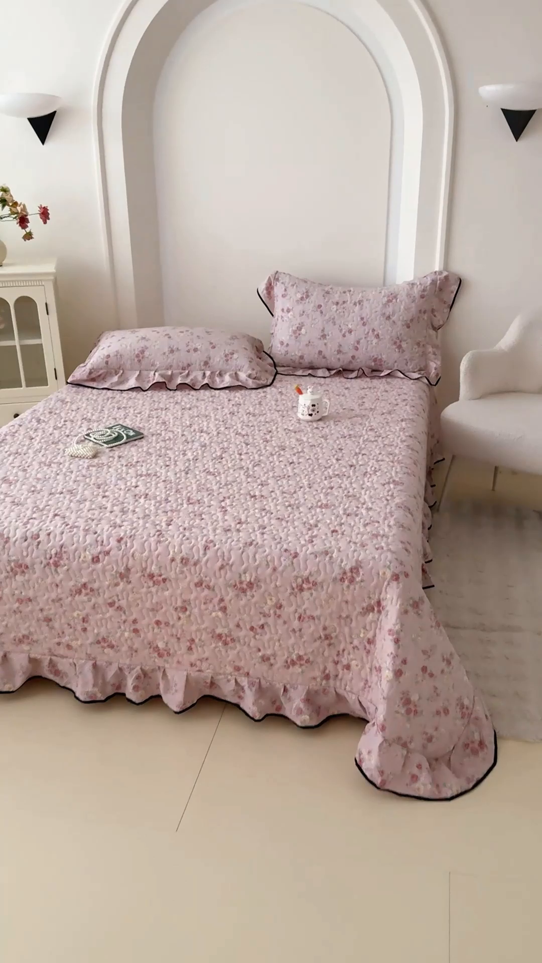 91家纺网 家纺一手货源 找家纺 999家纺 2026新款双层纱花边床盖单件加厚夹棉云感皱皱纱花边床单三件套四季跑量（提供买家秀） 花影【花边款】