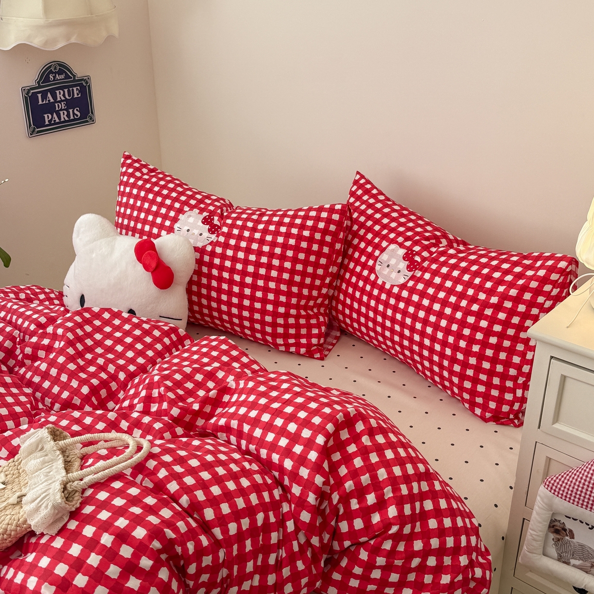 91家纺网 家纺一手货源 找家纺 美乐迪家纺 2026新款卡通13372全棉纯棉贴布绣四件套 红格猫猫