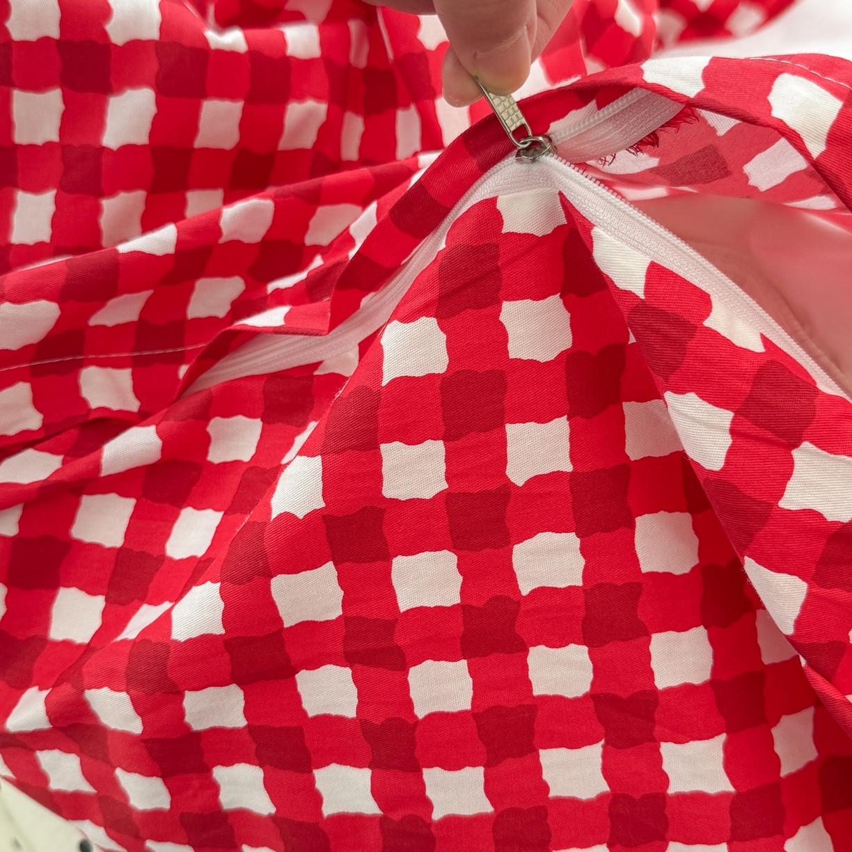 91家纺网 家纺一手货源 找家纺 美乐迪家纺 2026新款卡通13372全棉纯棉贴布绣四件套 红格猫猫