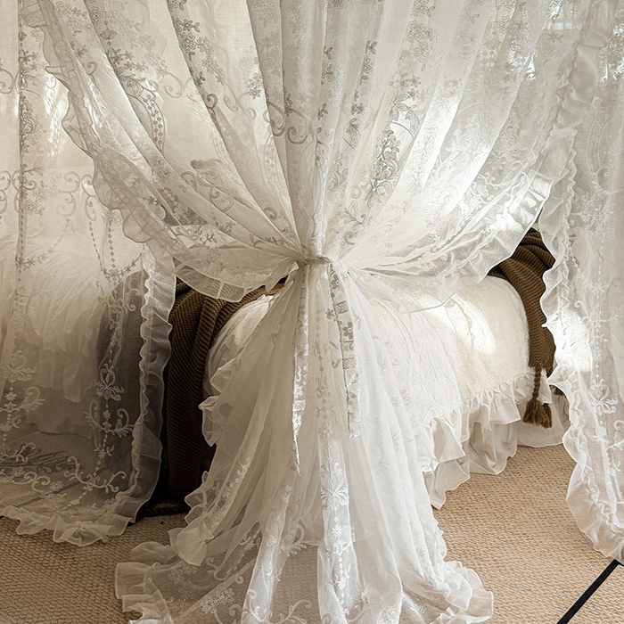 91家纺网 家纺一手货源 找家纺 都市缘蚊帐 2026年新款3303多丽棉绣花工艺导轨宫廷蚊帐 3303南法假日-云雾白