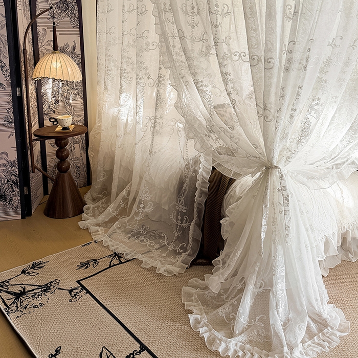 91家纺网 家纺一手货源 找家纺 都市缘蚊帐 2026年新款3303多丽棉绣花工艺导轨宫廷蚊帐 3303南法假日-云雾白
