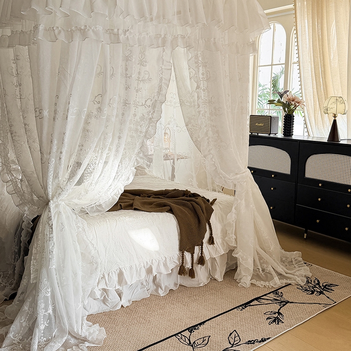91家纺网 家纺一手货源 找家纺 都市缘蚊帐 2026年新款3303多丽棉绣花工艺导轨宫廷蚊帐 3303南法假日-云雾白