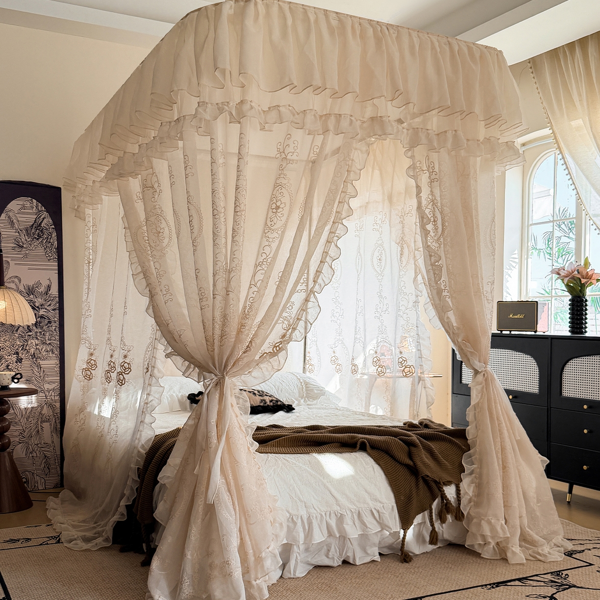 91家纺网 家纺一手货源 找家纺 （总）都市缘蚊帐 2026年新款3303多丽棉绣花工艺导轨宫廷蚊帐