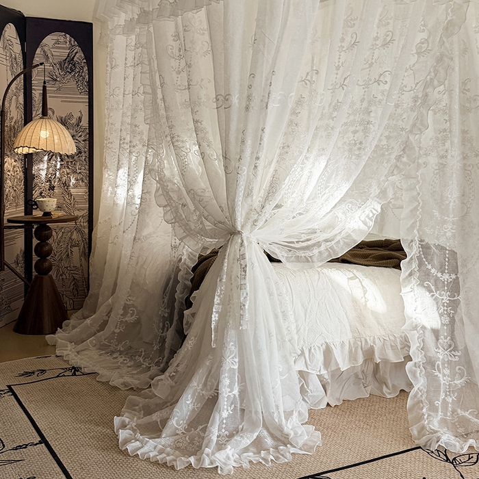 91家纺网 家纺一手货源 找家纺 都市缘蚊帐 2026年新款3303多丽棉绣花工艺导轨宫廷蚊帐 3303南法假日-云雾白