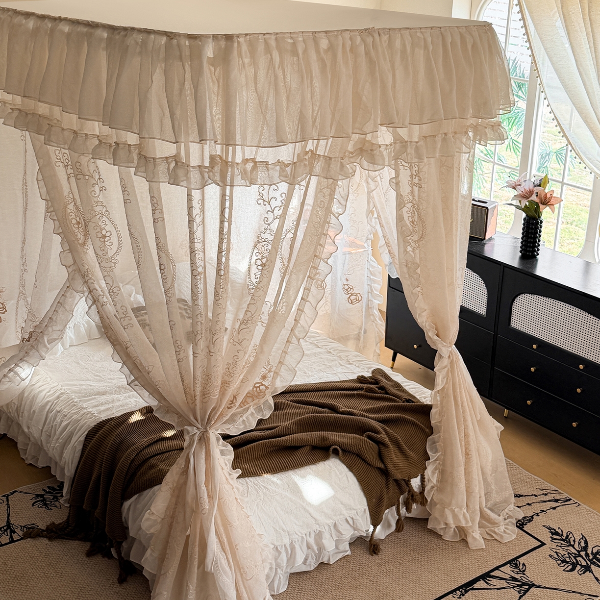 91家纺网 家纺一手货源 找家纺 都市缘蚊帐 2026年新款3303多丽棉绣花工艺导轨宫廷蚊帐 3303香榭丽舍-麦芽杏