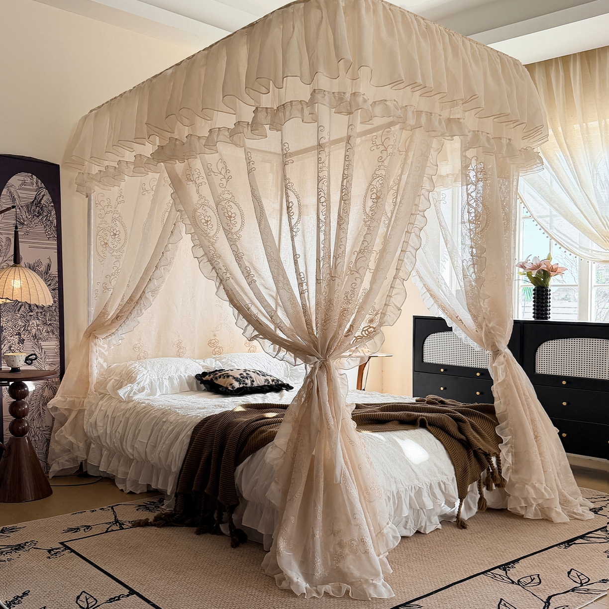 91家纺网 家纺一手货源 找家纺 都市缘蚊帐 2026年新款3303多丽棉绣花工艺导轨宫廷蚊帐 3303香榭丽舍-麦芽杏