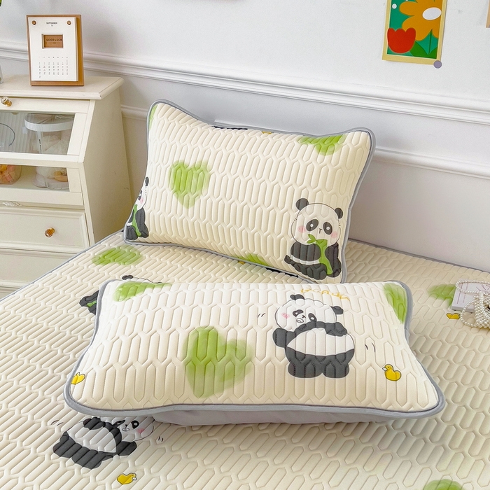 91家纺网 家纺一手货源 找家纺 丝羽坊 2026新款高密凉感丝印花乳胶凉席-平铺款 熊猫宝宝