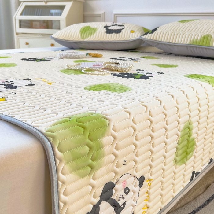 91家纺网 家纺一手货源 找家纺 丝羽坊 2026新款高密凉感丝印花乳胶凉席-平铺款 熊猫宝宝