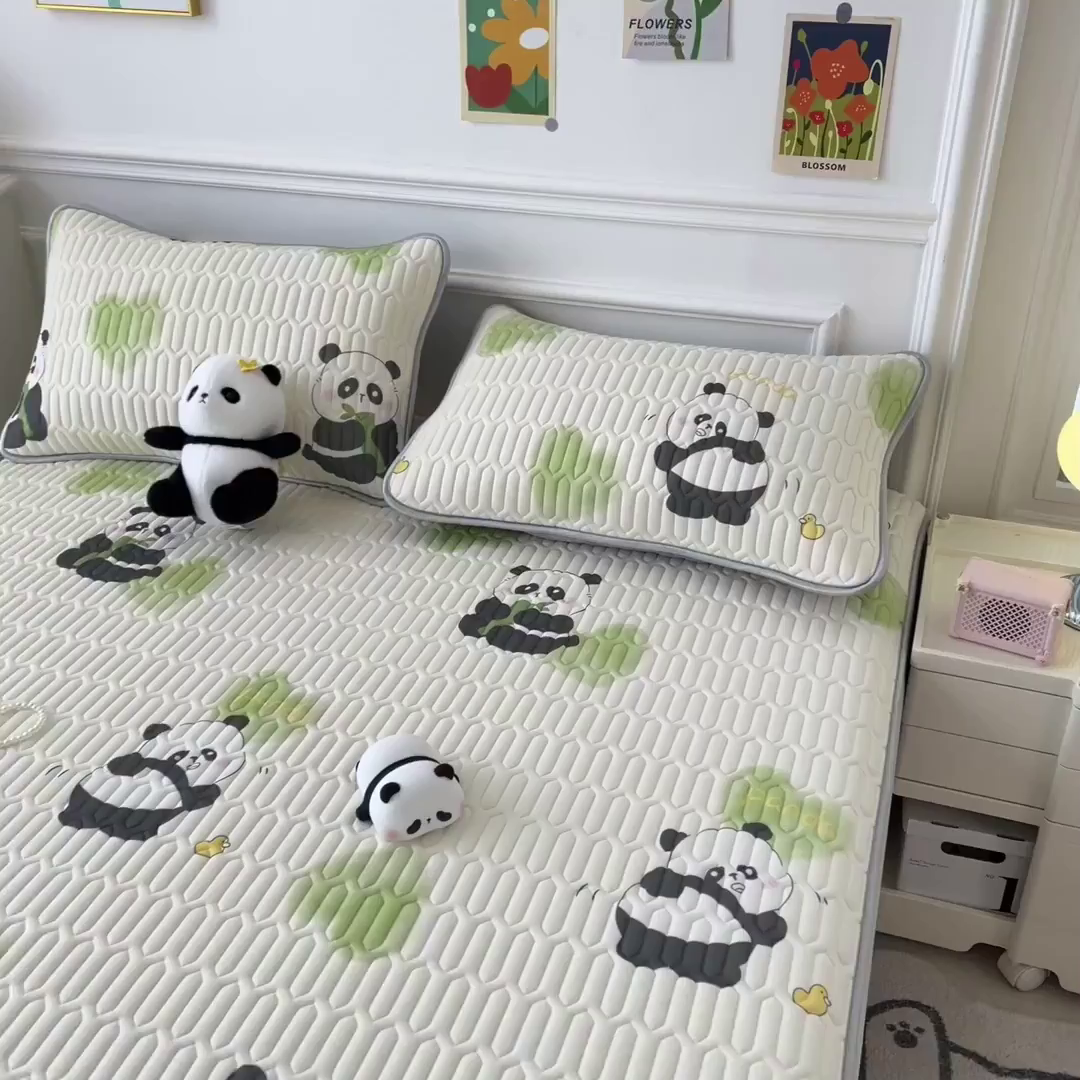 91家纺网 家纺一手货源 找家纺 丝羽坊 2026新款高密凉感丝印花乳胶凉席-平铺款 熊猫宝宝