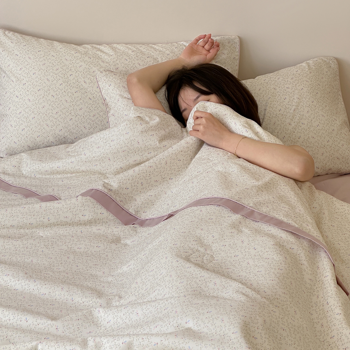 91家纺网 家纺一手货源 找家纺 一加一 2026新款活性印花透气工艺大豆夏被夏凉被空调被四件套-棉花叙 花间蜓