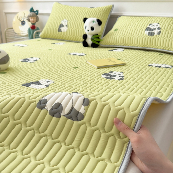 91家纺网 家纺一手货源 找家纺 丝羽坊 2026新款高密凉感丝印花乳胶凉席-平铺款 熊猫绿