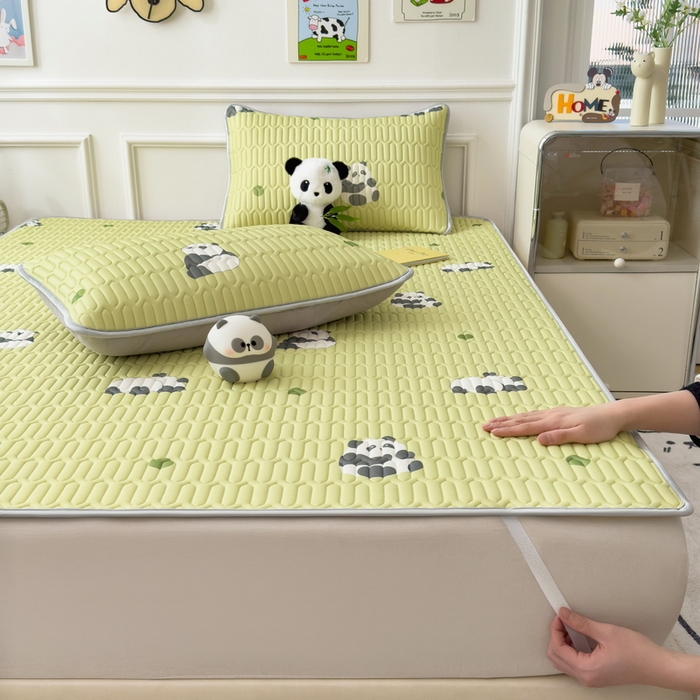 91家纺网 家纺一手货源 找家纺 丝羽坊 2026新款高密凉感丝印花乳胶凉席-平铺款 熊猫绿