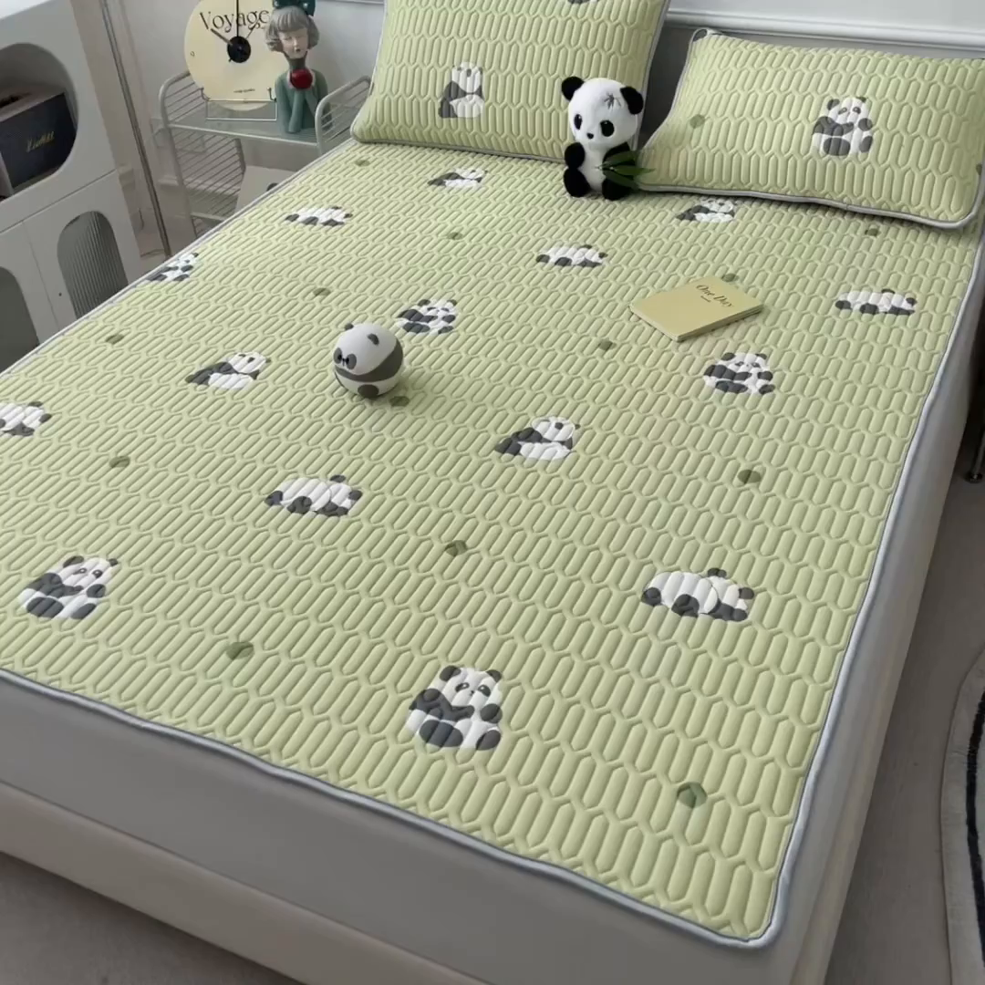 91家纺网 家纺一手货源 找家纺 丝羽坊 2026新款高密凉感丝印花乳胶凉席-平铺款 熊猫绿