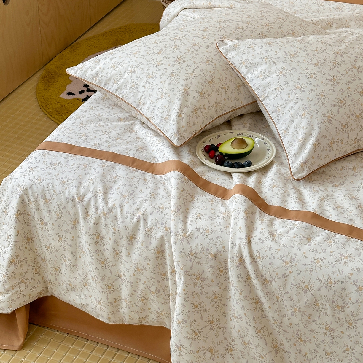 91家纺网 家纺一手货源 找家纺 一加一 2026新款活性印花透气工艺大豆夏被夏凉被空调被四件套-棉花叙 花影斜