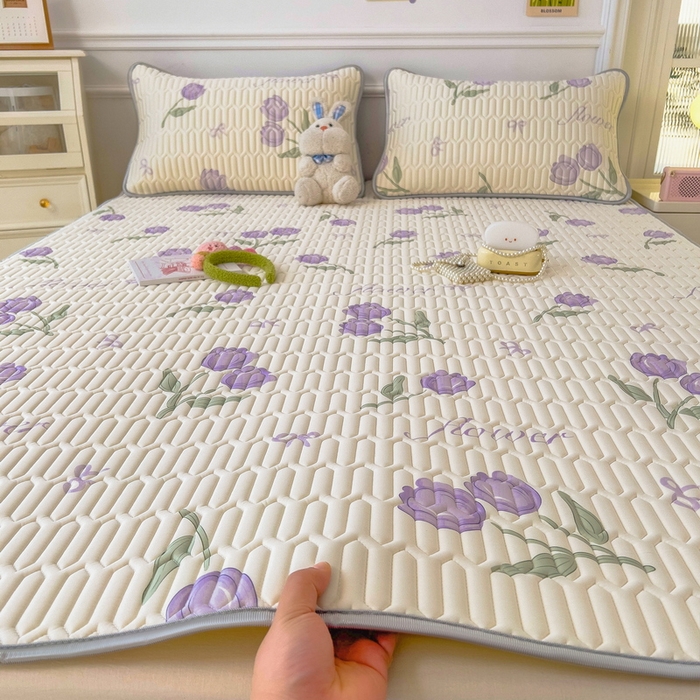 91家纺网 家纺一手货源 找家纺 丝羽坊 2026新款高密凉感丝印花乳胶凉席-平铺款 郁金香紫