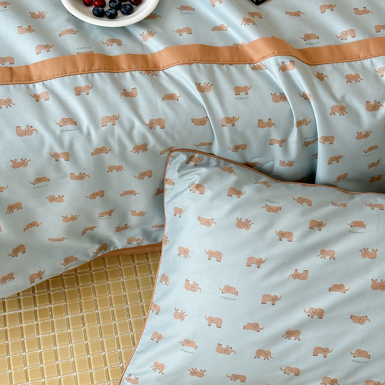 91家纺网 家纺一手货源 找家纺 一加一 2026新款活性印花透气工艺大豆夏被夏凉被空调被四件套-棉花叙 麦田小象 绿