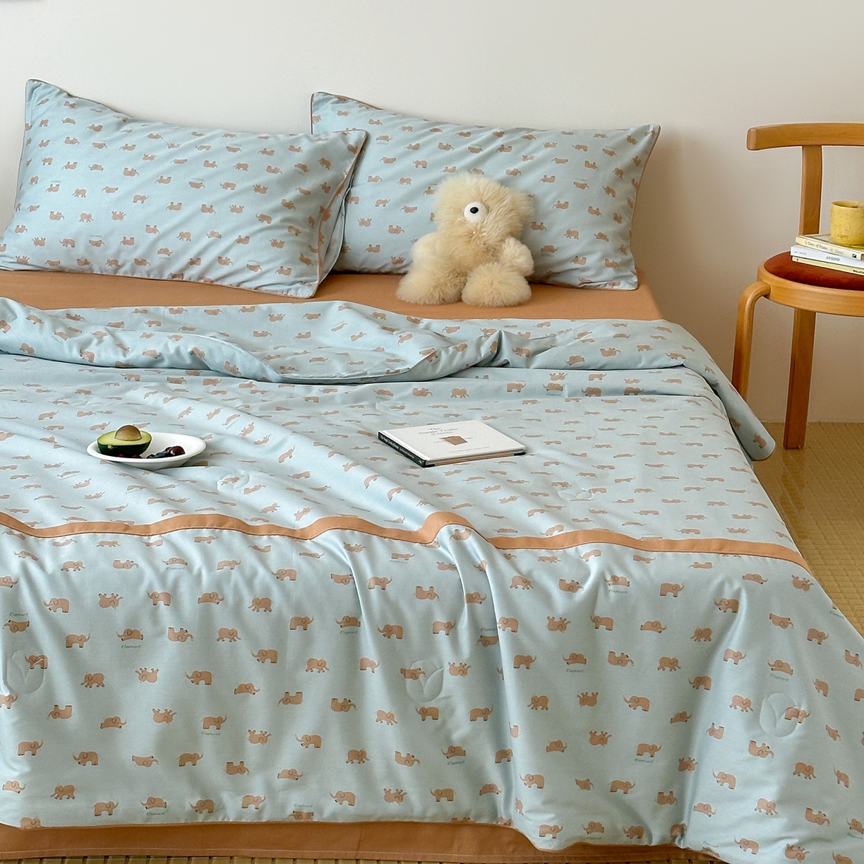 91家纺网 家纺一手货源 找家纺 一加一 2026新款活性印花透气工艺大豆夏被夏凉被空调被四件套-棉花叙 麦田小象 绿