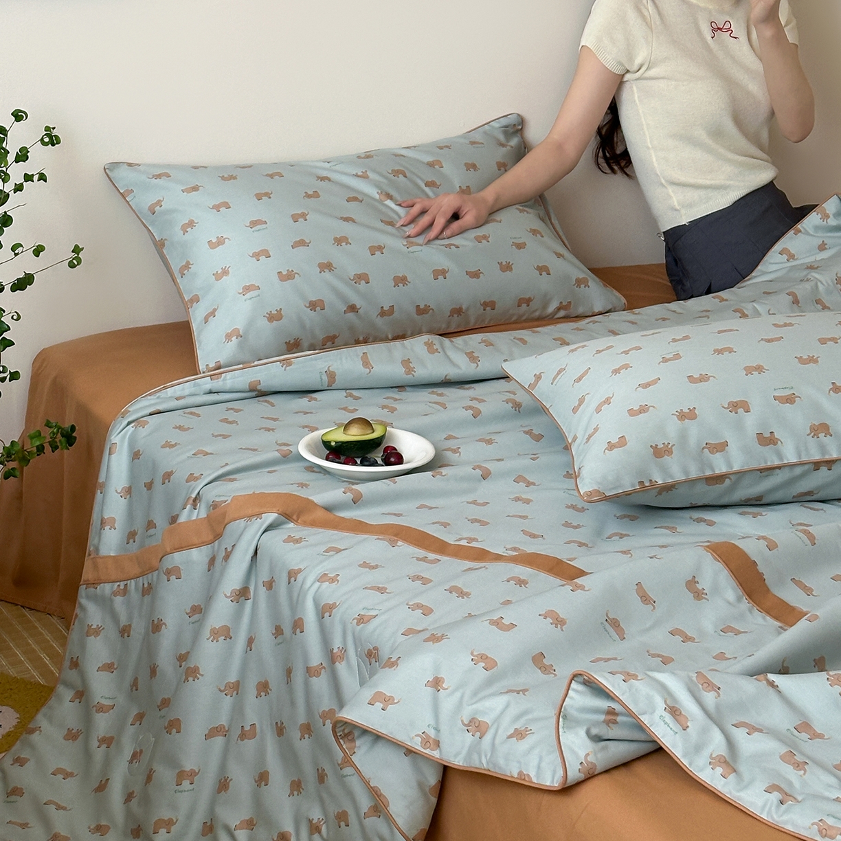 91家纺网 家纺一手货源 找家纺 一加一 2026新款活性印花透气工艺大豆夏被夏凉被空调被四件套-棉花叙 麦田小象 绿