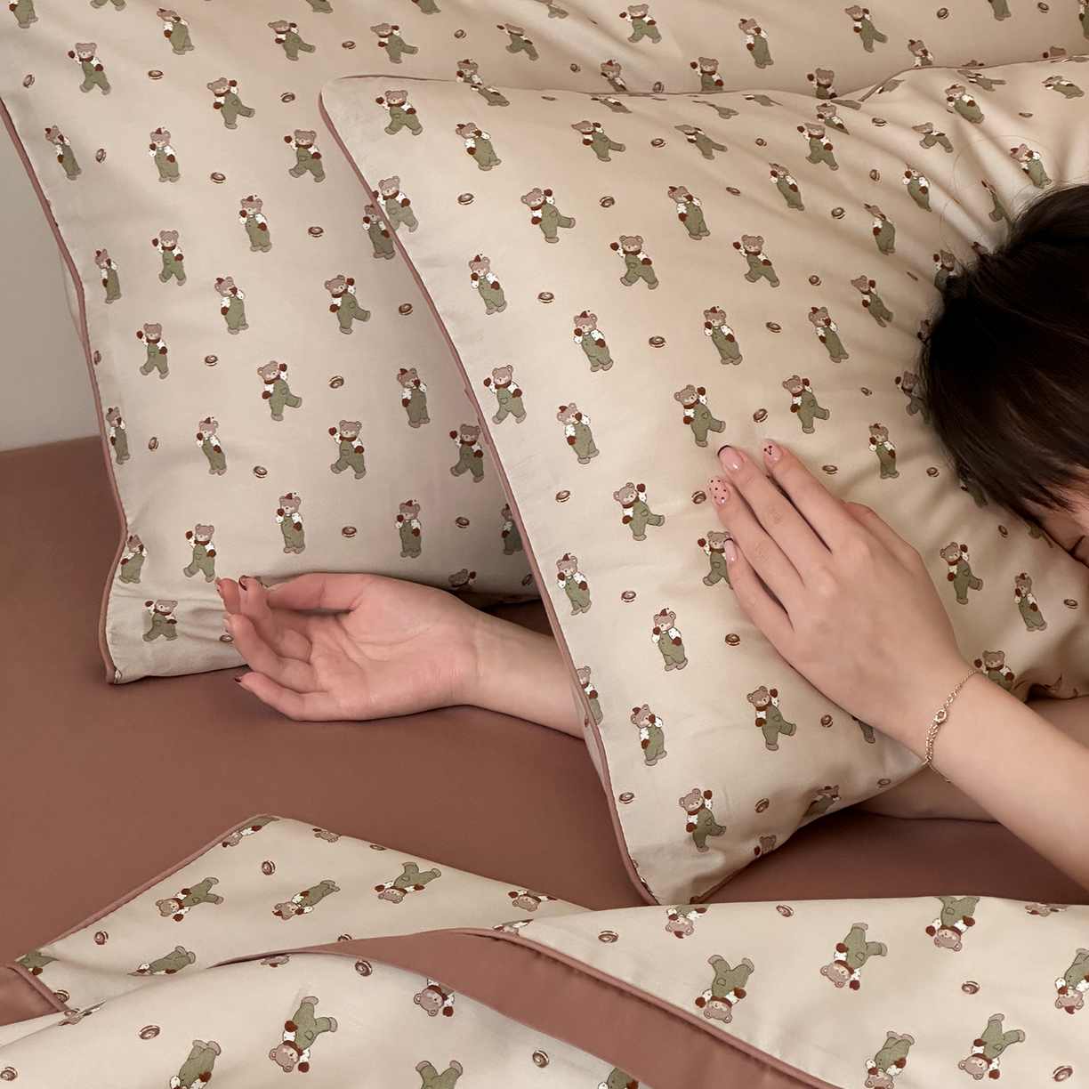 91家纺网 家纺一手货源 找家纺 一加一 2026新款活性印花透气工艺大豆夏被夏凉被空调被四件套-棉花叙 麦田熊熊